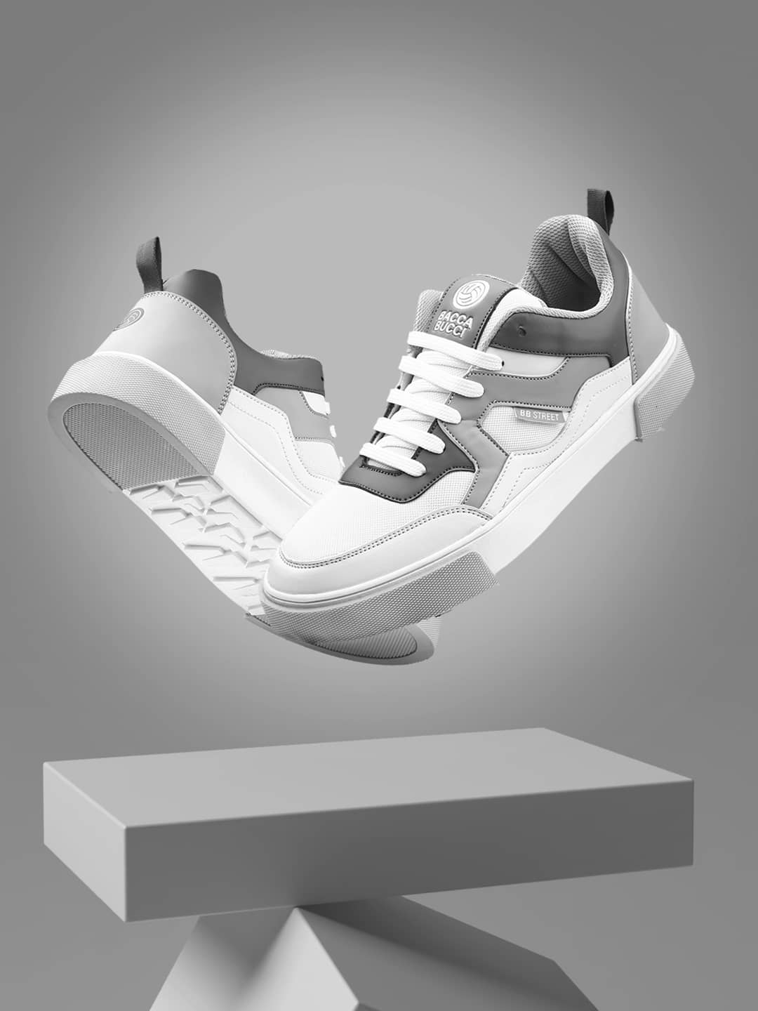SHARK LOW-TOP SNEAKERS