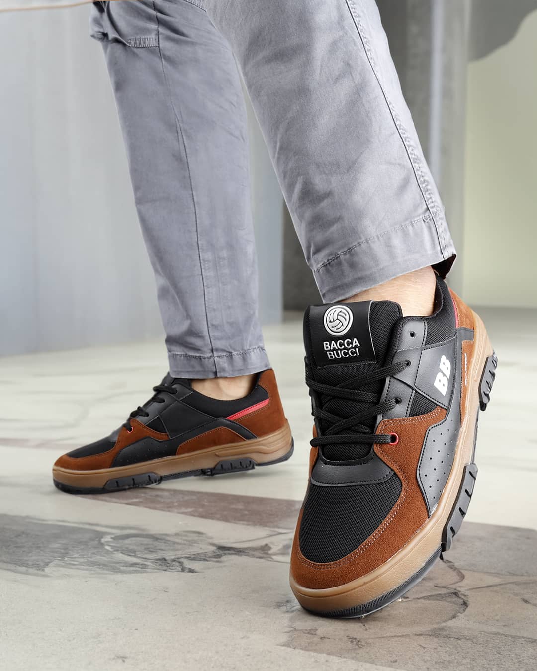 Groove Low Top Sneakers
