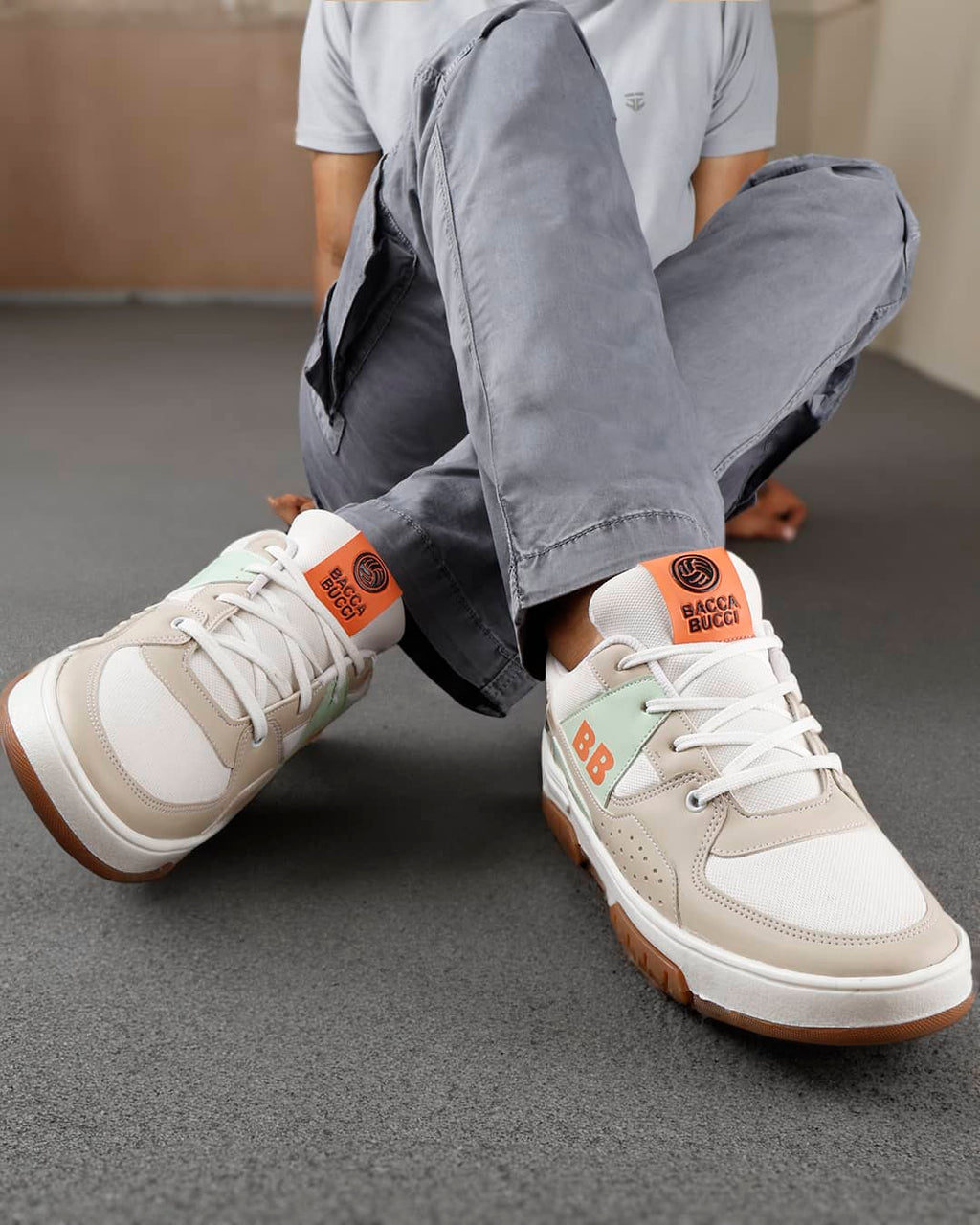Groove Low Top Sneakers