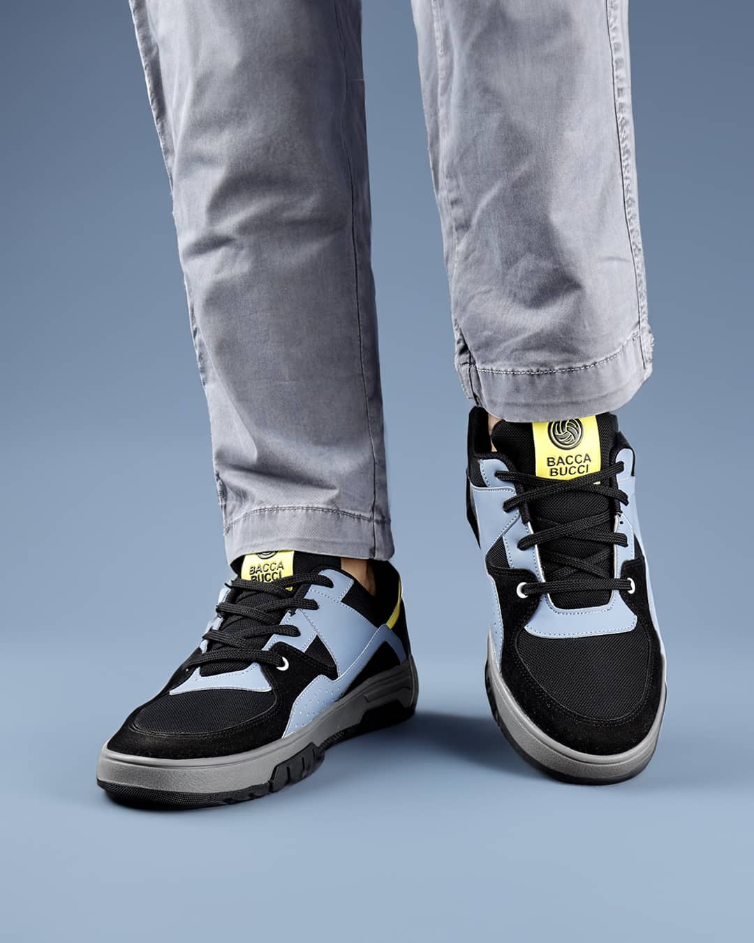 Groove Low Top Sneakers