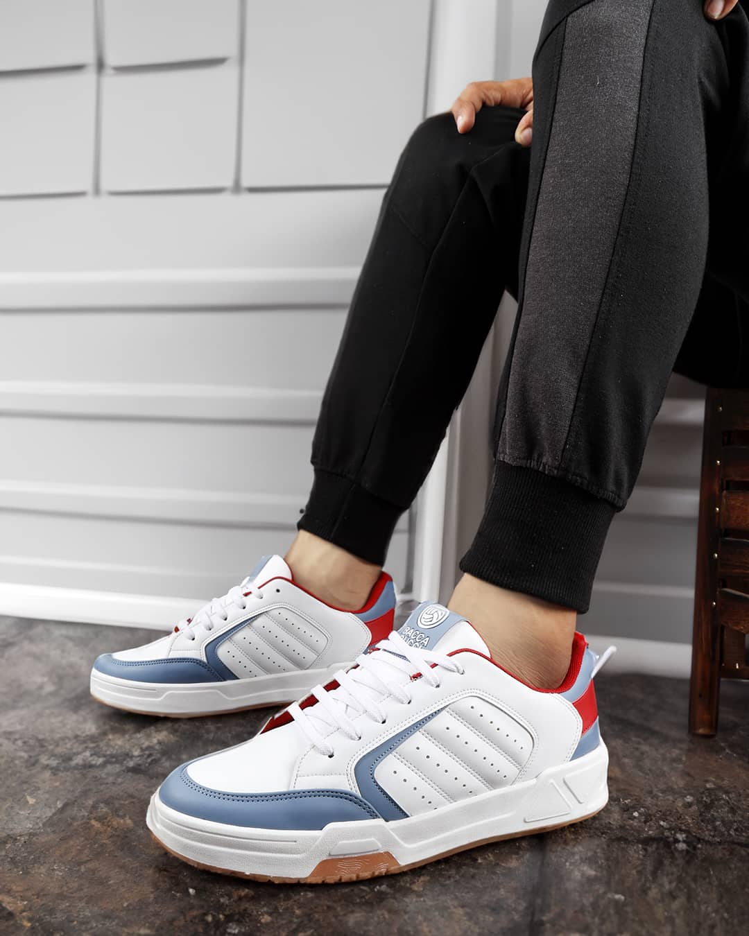 Manhattan Low-Top Sneakers